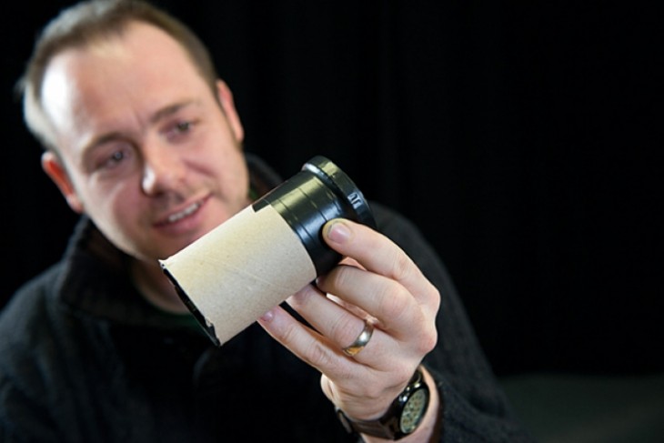 Make a male lens with a roll of toilet paper