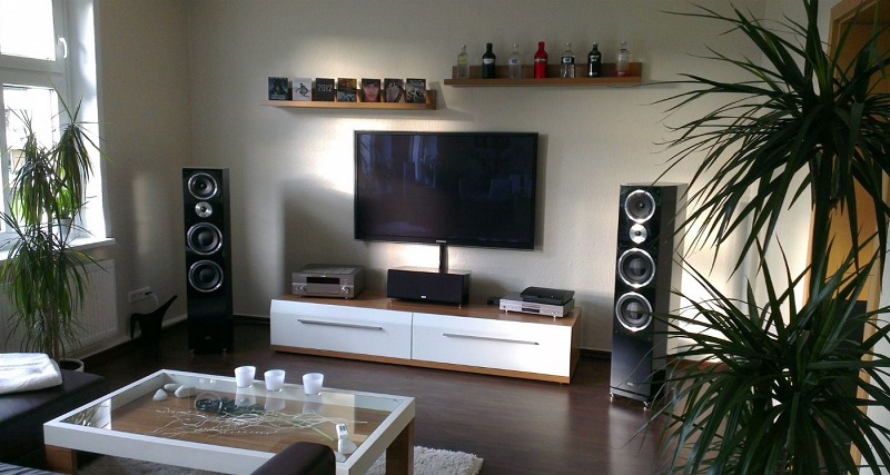 Modern Speakers For The Apartment