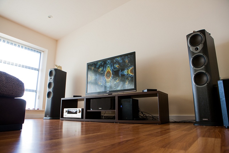 Modern Speakers For The Apartment