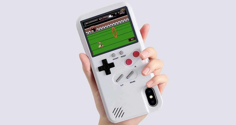 Game Boy Color Case – A Case With Built-In Retro Games!